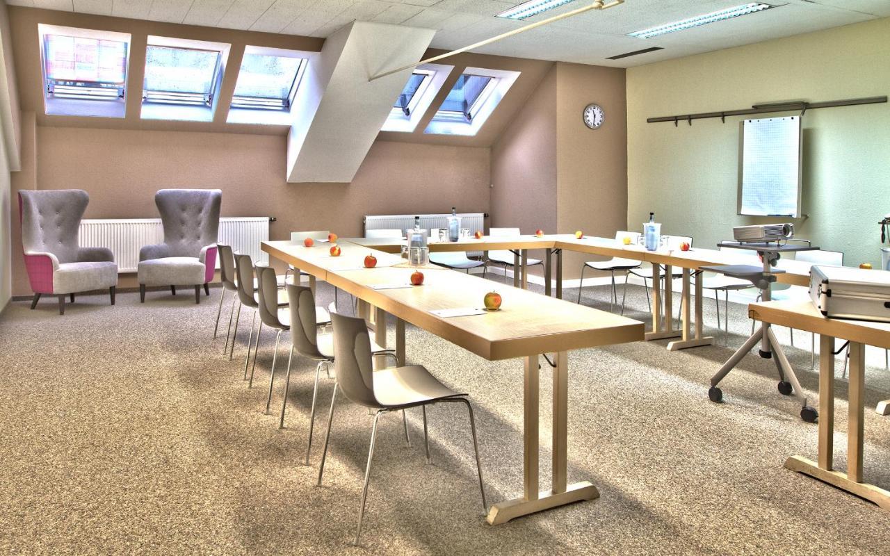 Landhotel 3Kronen Adelsdorf Bagian luar foto