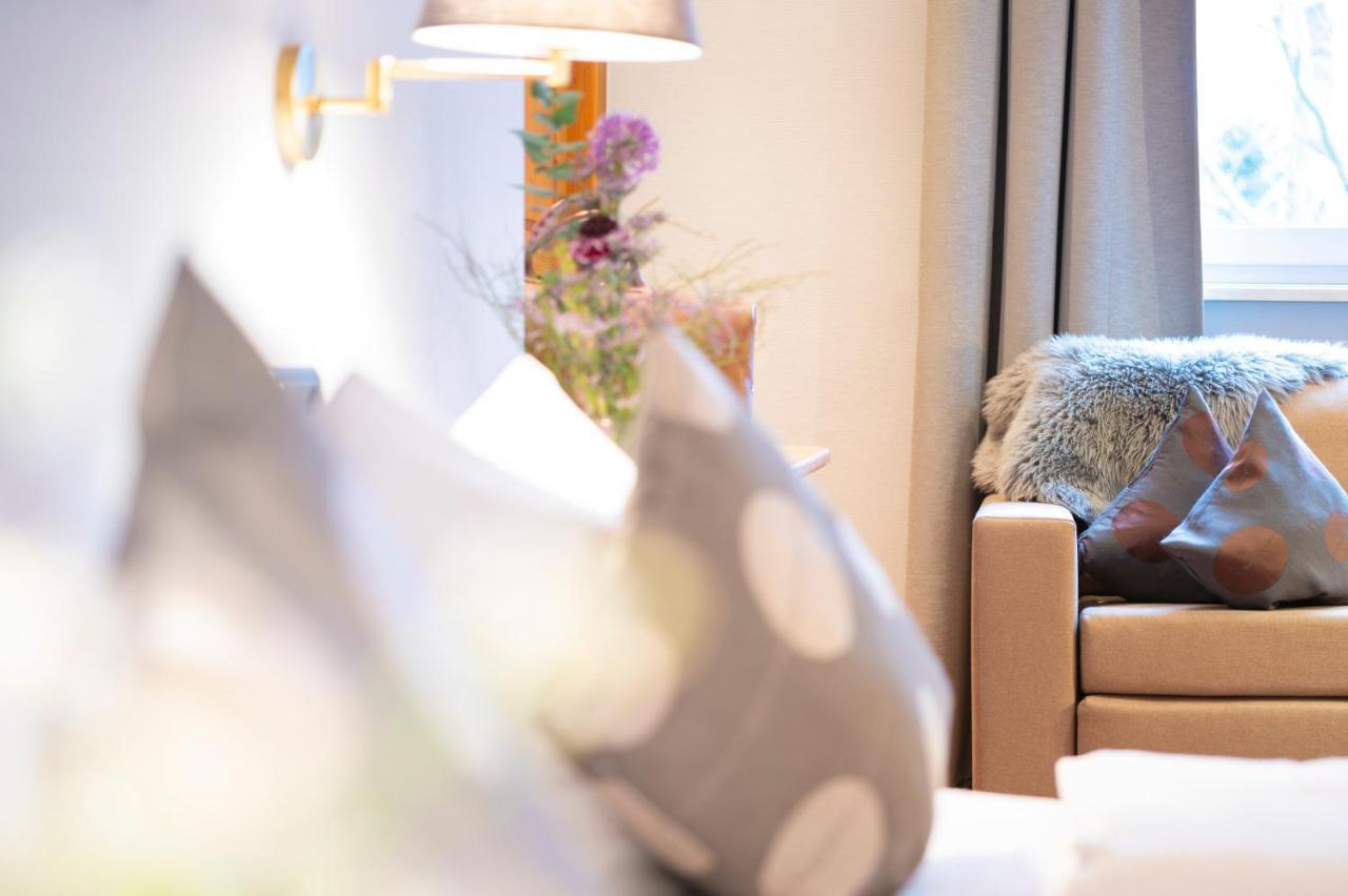 Landhotel 3Kronen Adelsdorf Bagian luar foto