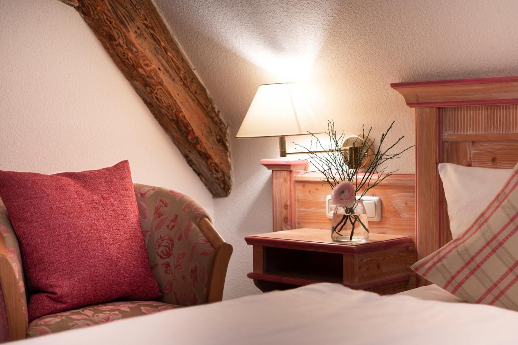 Landhotel 3Kronen Adelsdorf Bagian luar foto