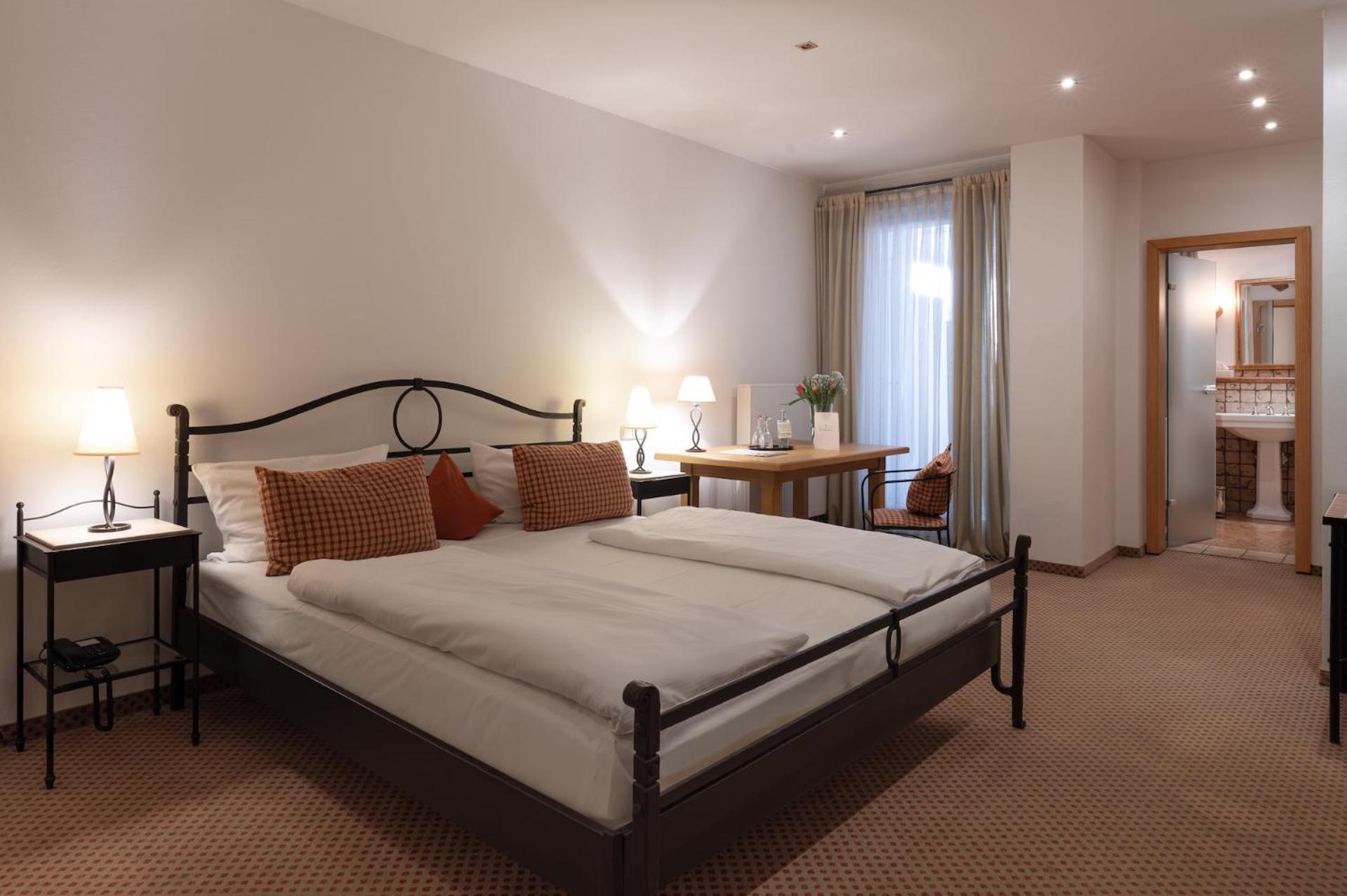 Landhotel 3Kronen Adelsdorf Bagian luar foto