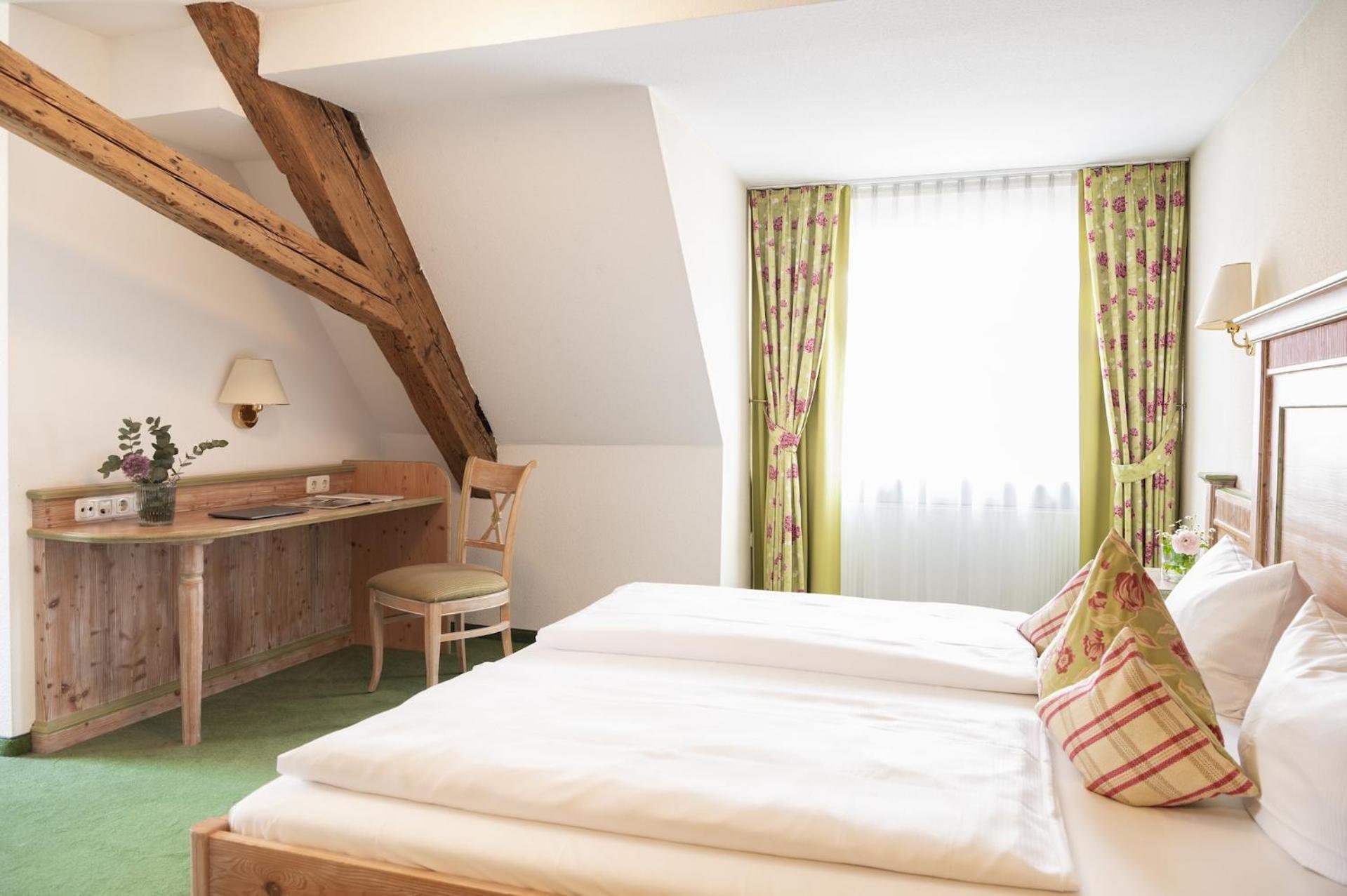 Landhotel 3Kronen Adelsdorf Bagian luar foto