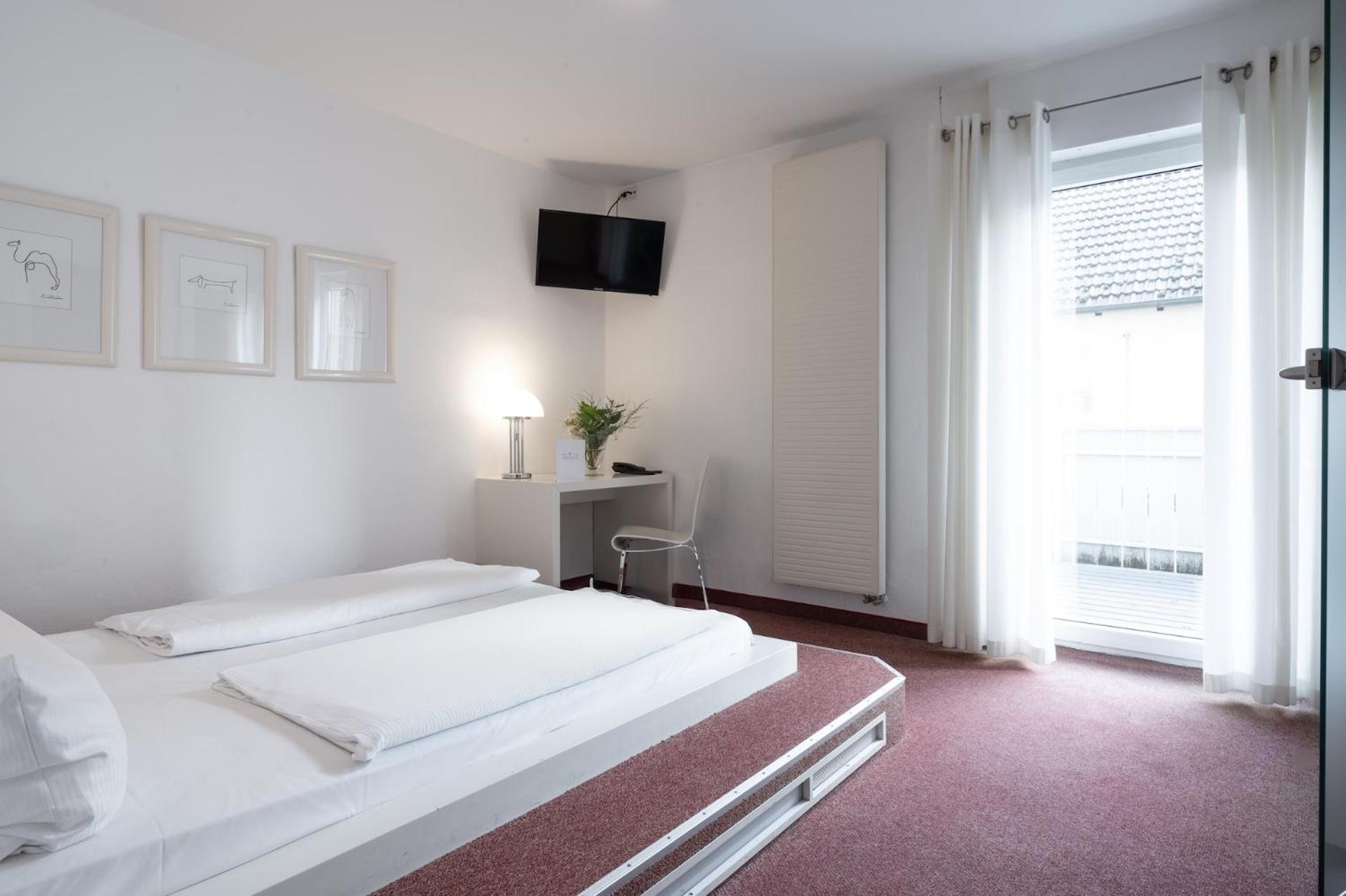 Landhotel 3Kronen Adelsdorf Bagian luar foto