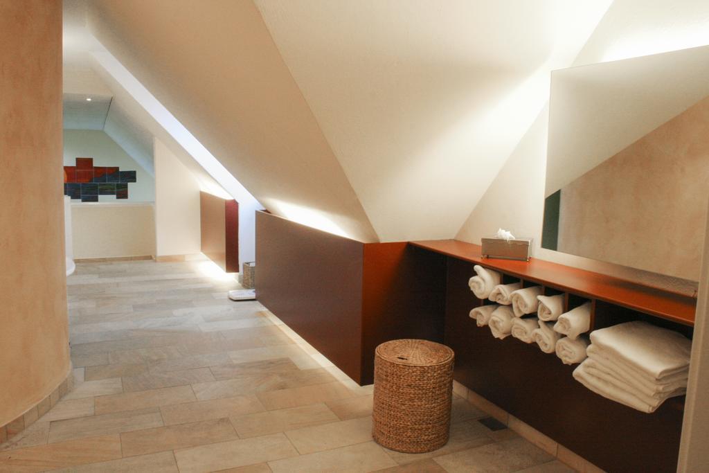 Landhotel 3Kronen Adelsdorf Bagian luar foto